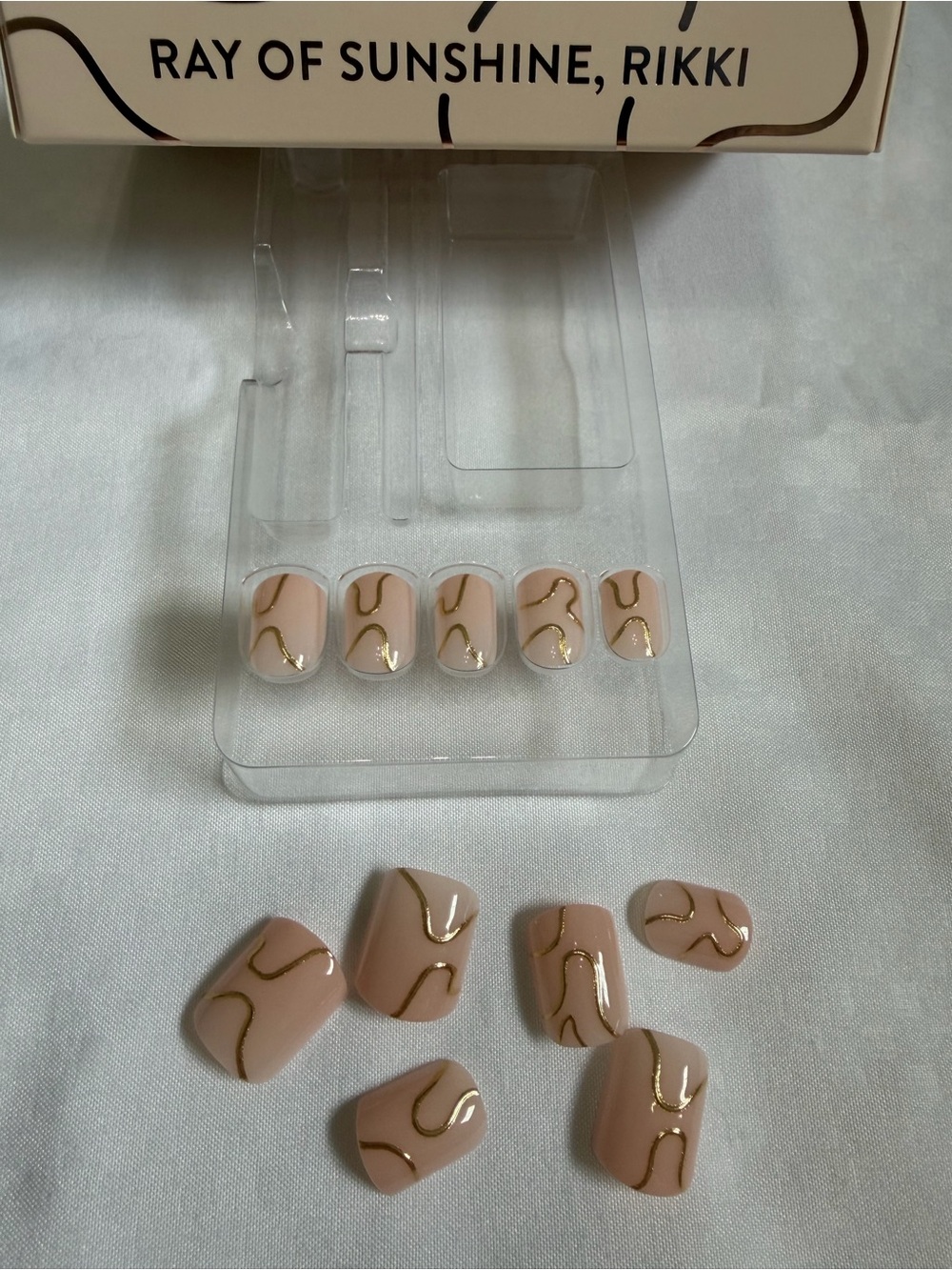 Red Aspen Dashes-extra nails - Picture 14 of 15